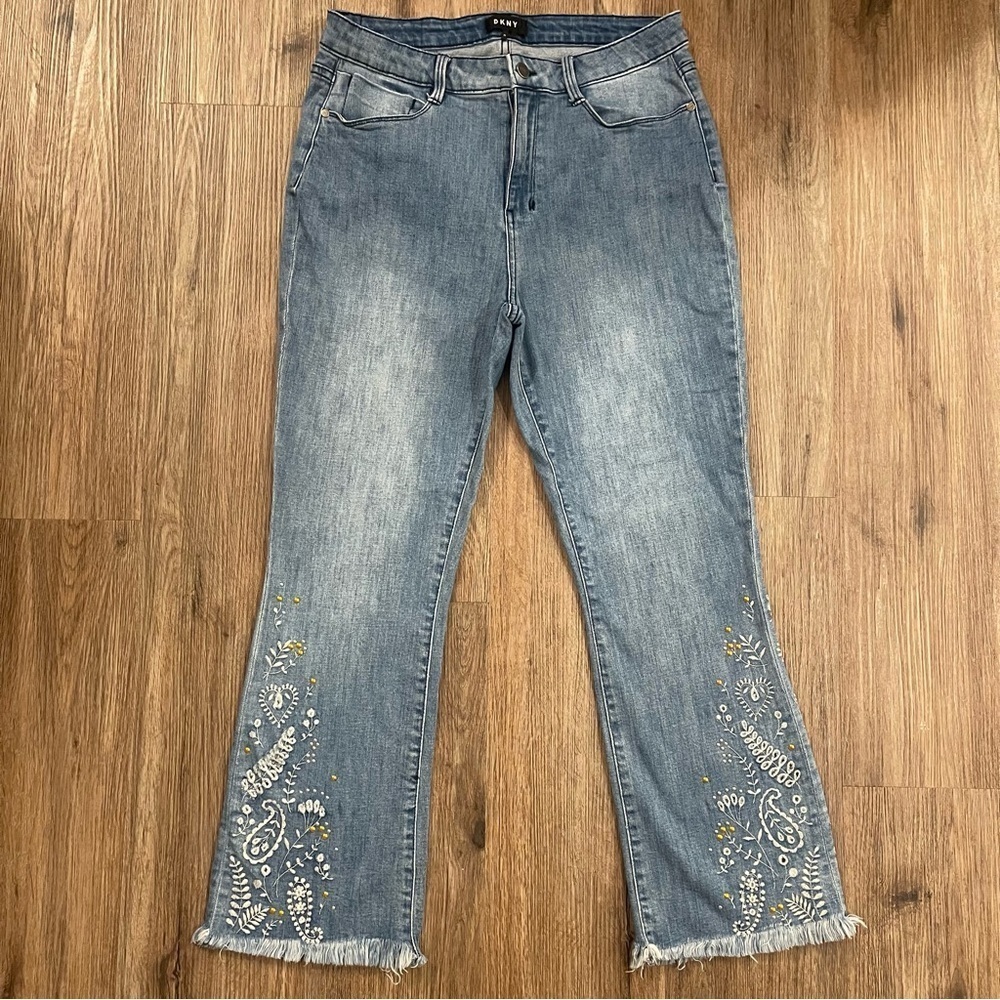 DKNY Jeans Women’s Sz 31 High Rise Embroidered Studded Raw Edge Bohemian Western
